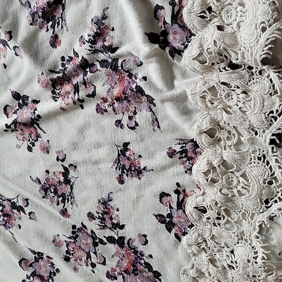 Lace Tank - Picture 3 of 3